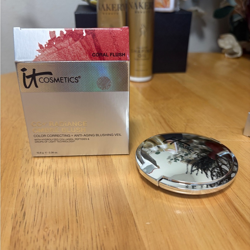 It Cosmetics CC+ Radiance Ombré Coral Flush Blush NEW IN BOX, DISCONTINUED, BNIB